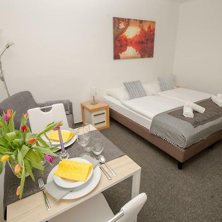 براتسيلافا Hotel Blue Apartment المظهر الخارجي الصورة