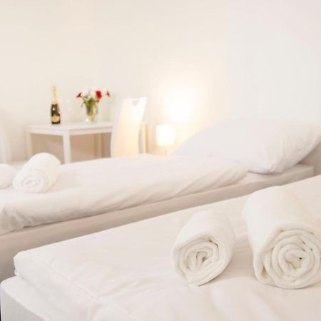 براتسيلافا Hotel Blue Apartment المظهر الخارجي الصورة