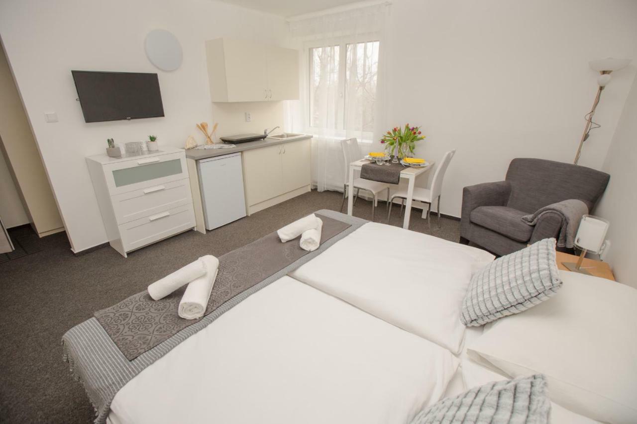 براتسيلافا Hotel Blue Apartment المظهر الخارجي الصورة
